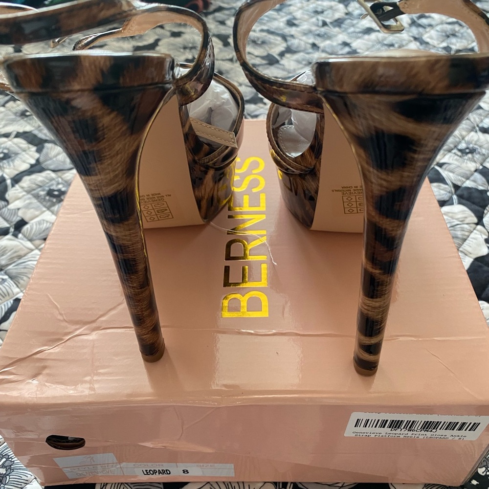 Leopard Print Platform Heels - Picture 4 of 7